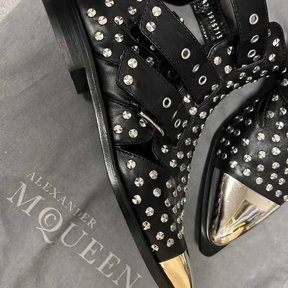 Alexander McQueen Black Leather Silver Tip fully studded Boots Size 8.5 NWOT - Picture 4 of 7